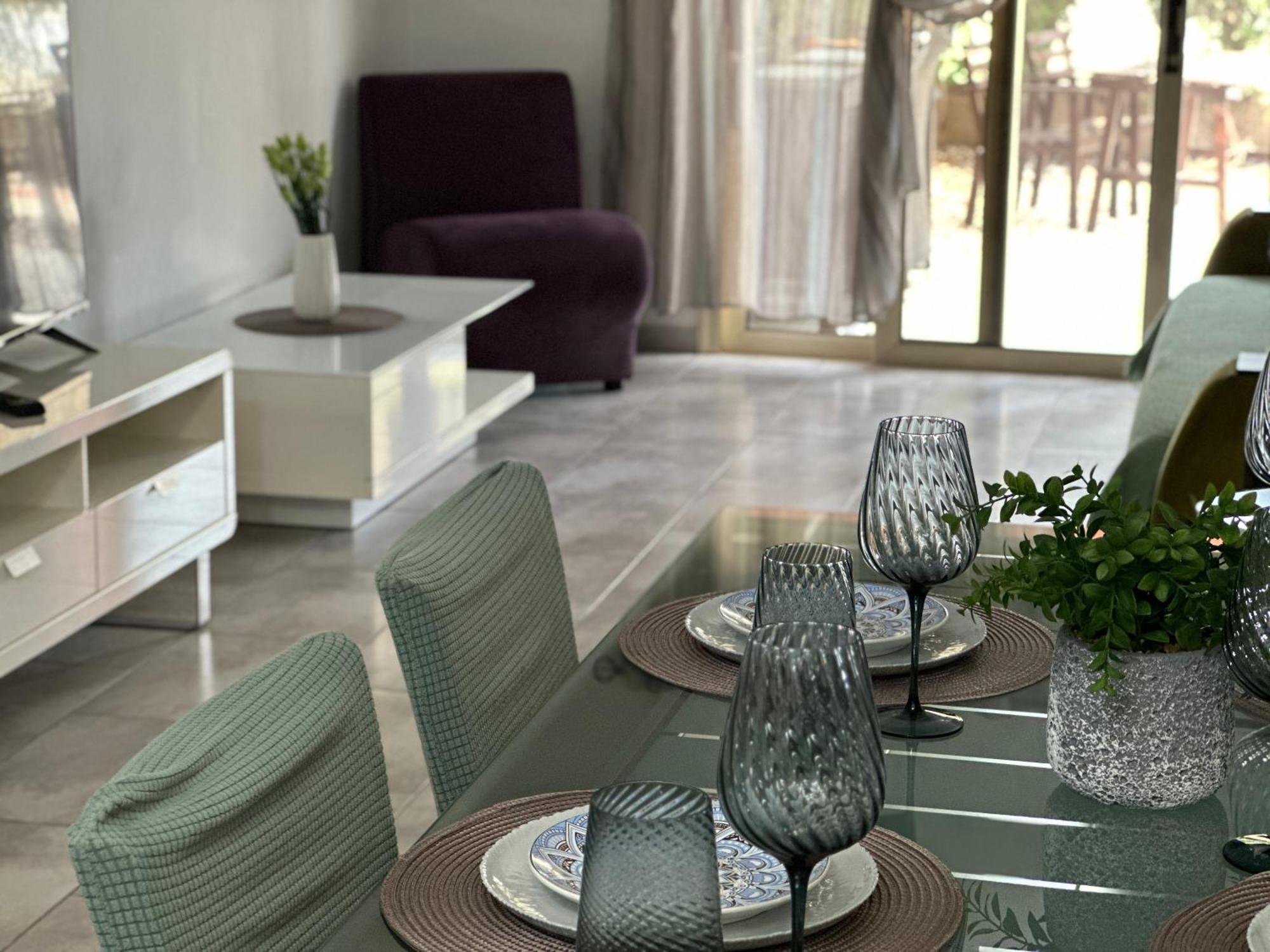 Beautiful Apartment Near The Sea And A Large Private Garden Paphos Exterior photo